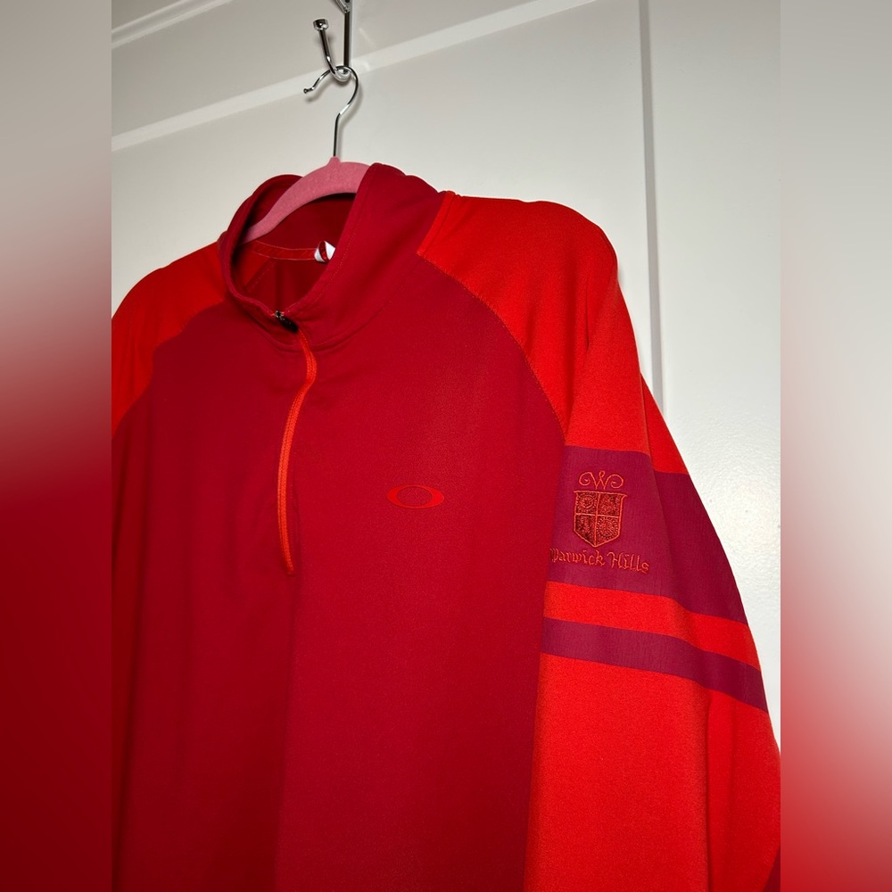 Men’s XL Warwick Hills logo Oakley golf quarter zip pullover